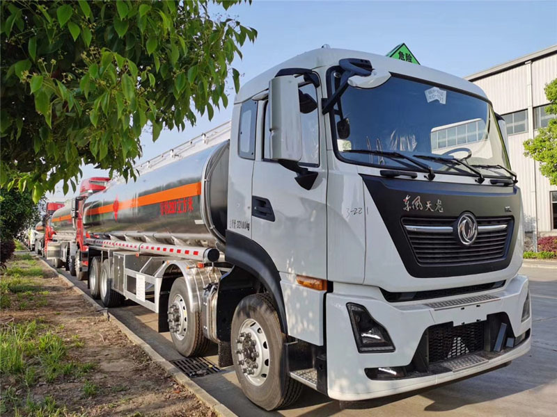 國(guó)六東風(fēng)天龍前四后八29.7方鋁合金運(yùn)油車20噸不超載圖片2